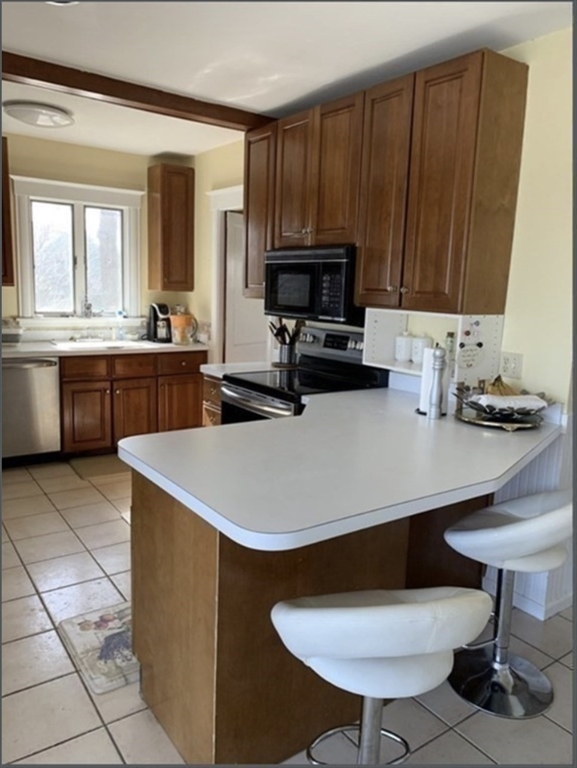 41 Ocean View Road Swampscott, MA 01907 - Photo 5 of 32