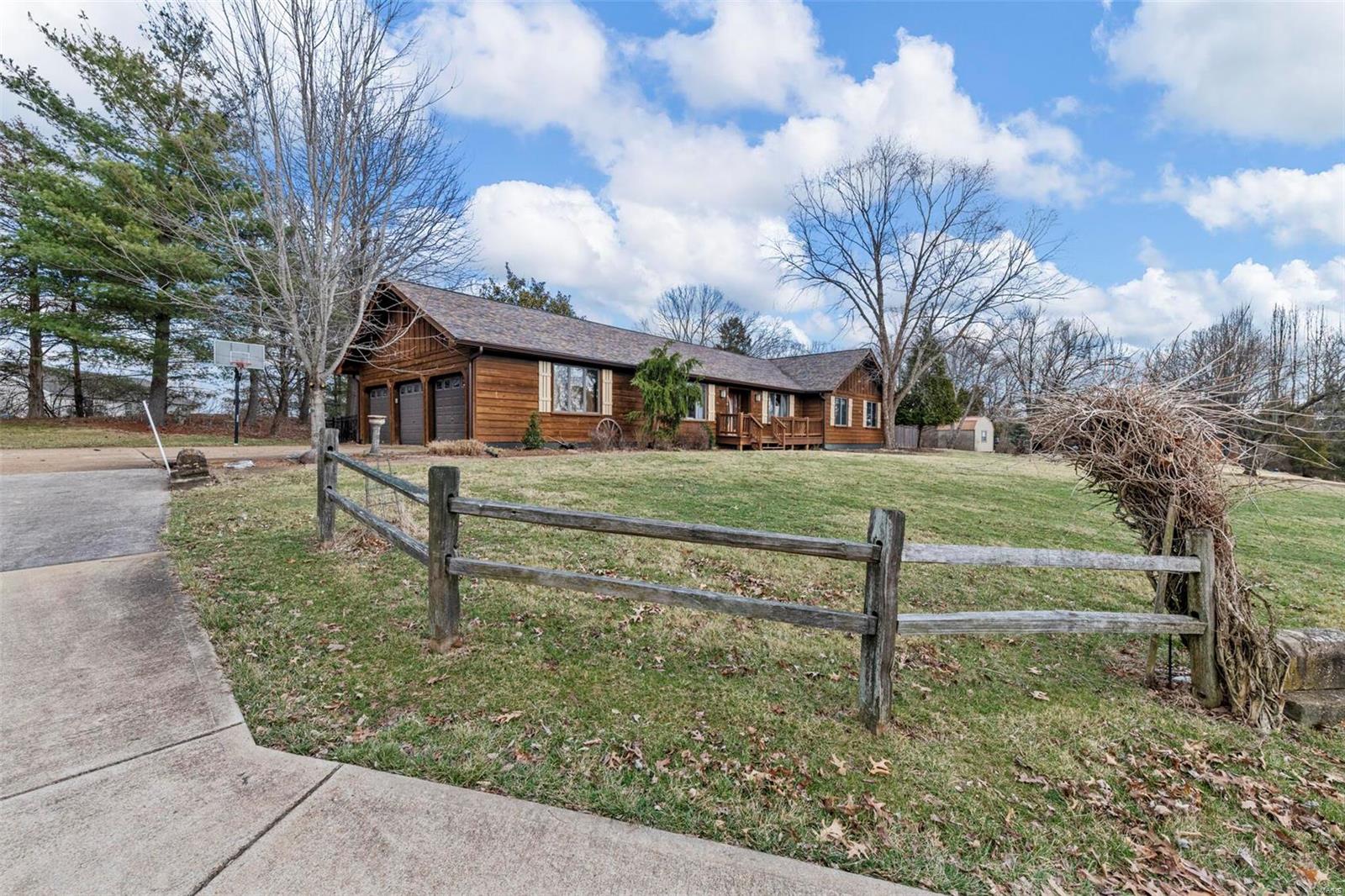 636 Kiefer Creek Road Ballwin, MO 63021 - Photo 2 of 25