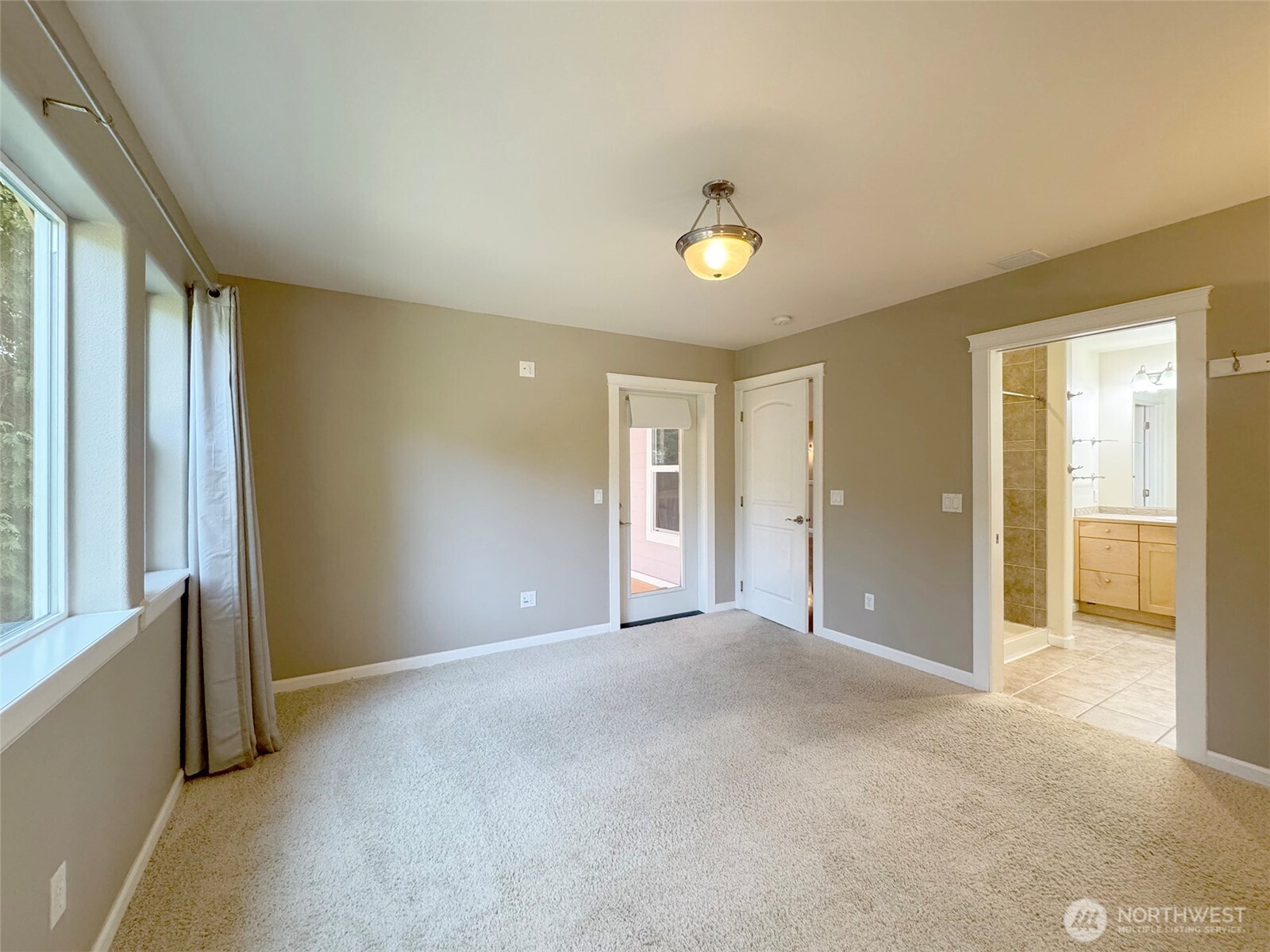60 Alderwood Drive Sequim, WA 98382 - Photo 20 of 40 a view of empty room with window