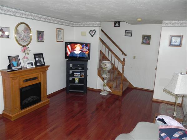 36 Harvest Road, Unit 1 Uxbridge, MA 01569 - Photo 6 of 20 Gallery Image 6