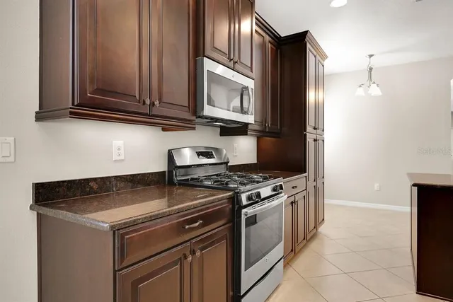 $2,700 | 11403 Thames Fare Way, Lithia, FL 33547