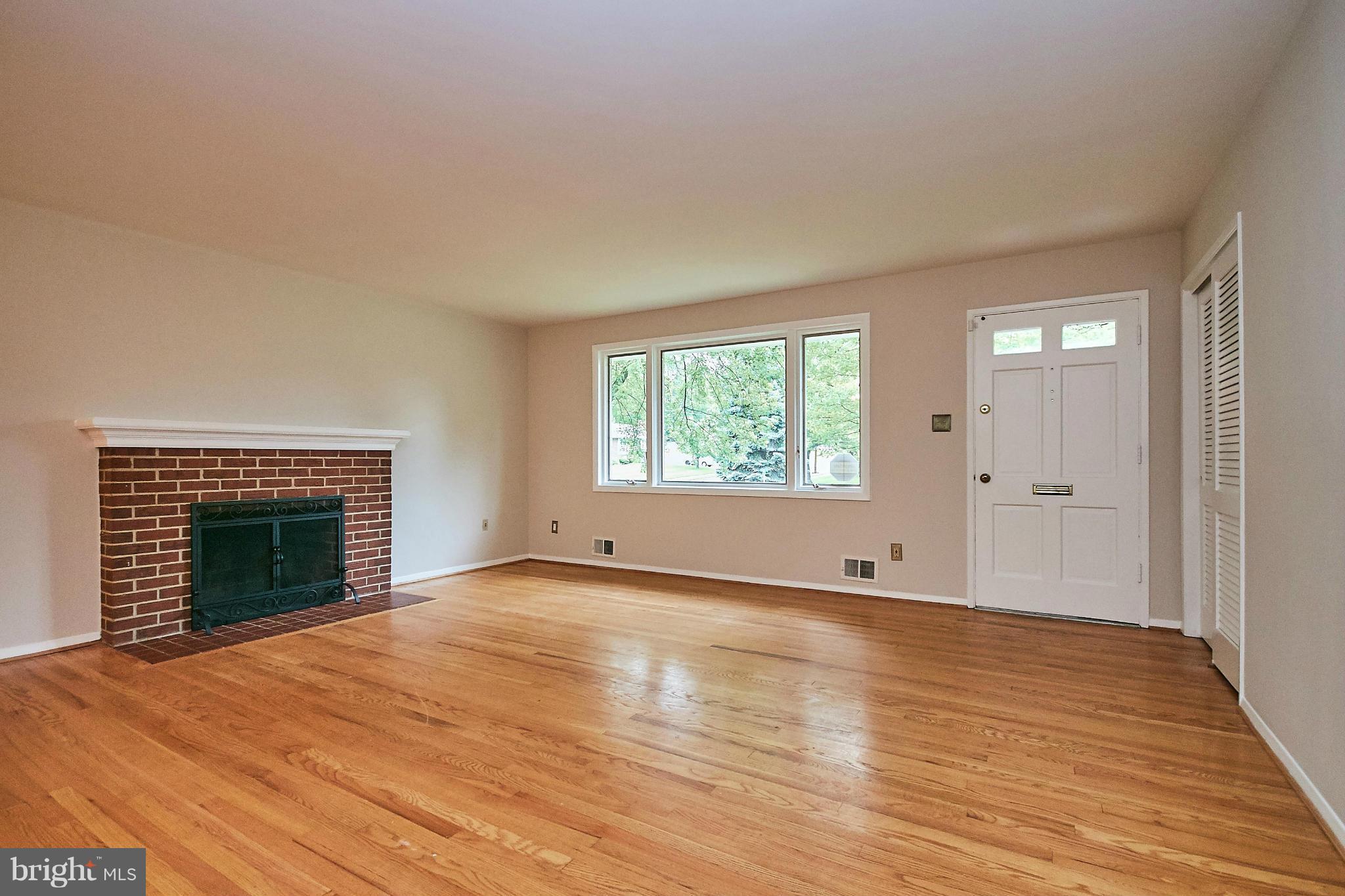 7703 Elgar Street Springfield, VA 22151 - Photo 3 of 30 Living Room w/Fireplace