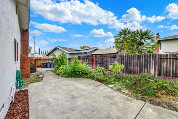 $529,000 | 413 Violet Court, Fairfield, CA 94533