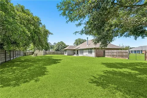 $315,000 | 428 Gainesway Drive, Madisonville, LA 70447
