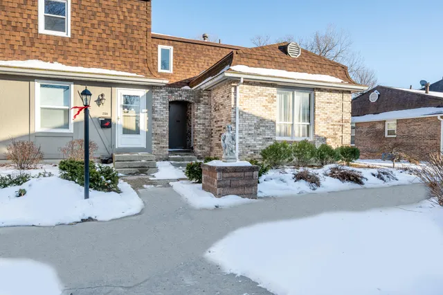 $230,000 | 2510 Essex Court, St. Joseph, MI 49085