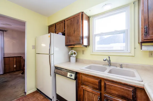 $230,000 | 2510 Essex Court, St. Joseph, MI 49085