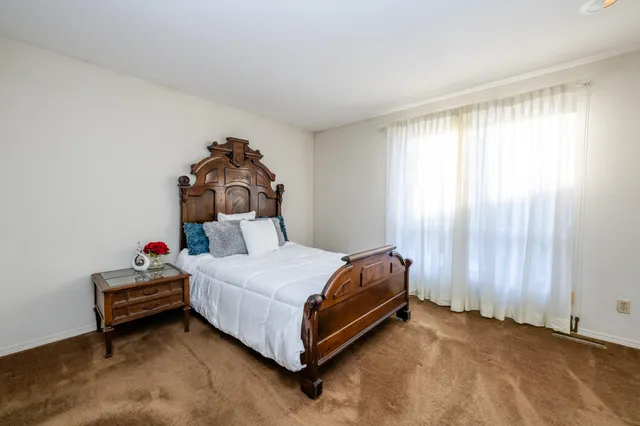 $230,000 | 2510 Essex Court, St. Joseph, MI 49085