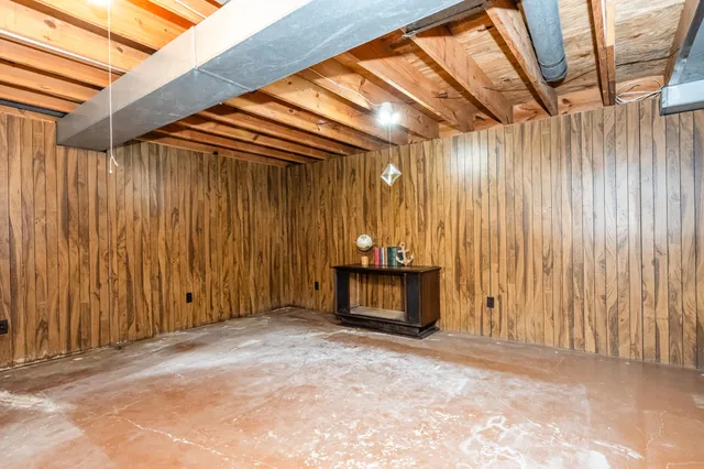 $230,000 | 2510 Essex Court, St. Joseph, MI 49085