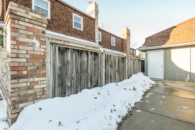 $230,000 | 2510 Essex Court, St. Joseph, MI 49085