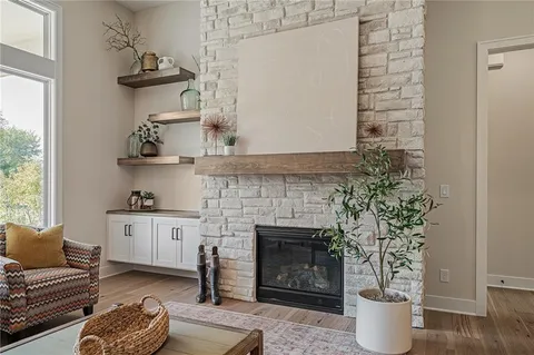 $634,500 | 25041 West 142nd Street, Olathe, KS 66061