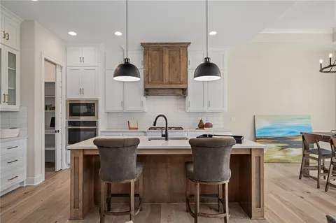 $634,500 | 25041 West 142nd Street, Olathe, KS 66061