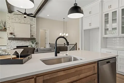 $634,500 | 25041 West 142nd Street, Olathe, KS 66061