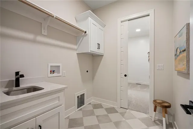 $634,500 | 25041 West 142nd Street, Olathe, KS 66061