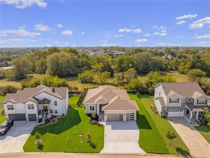 $634,500 | 25041 West 142nd Street, Olathe, KS 66061