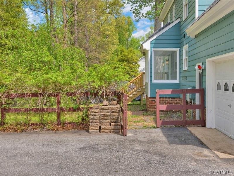4742 Rockfield Road North Chesterfield, VA 23237 - Photo 3 of 36 Gallery Image 3