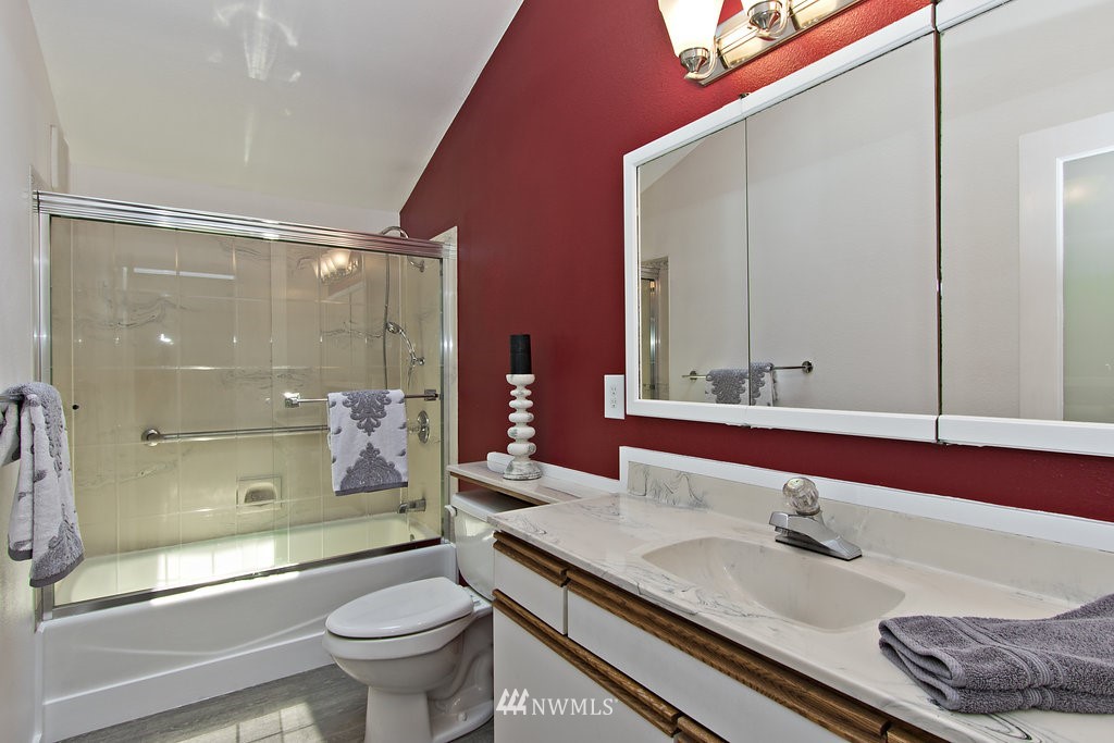13912 Southeast 200th Street Renton, WA 98058 - Photo 18 of 24 Gallery Image 18