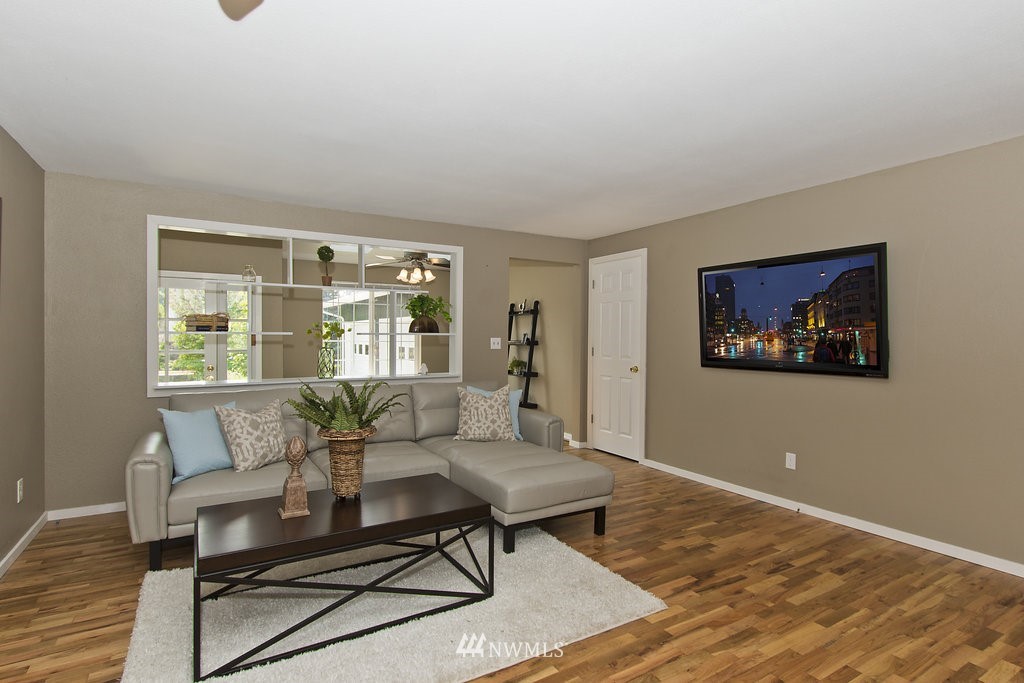 13912 Southeast 200th Street Renton, WA 98058 - Photo 3 of 24 Gallery Image 3