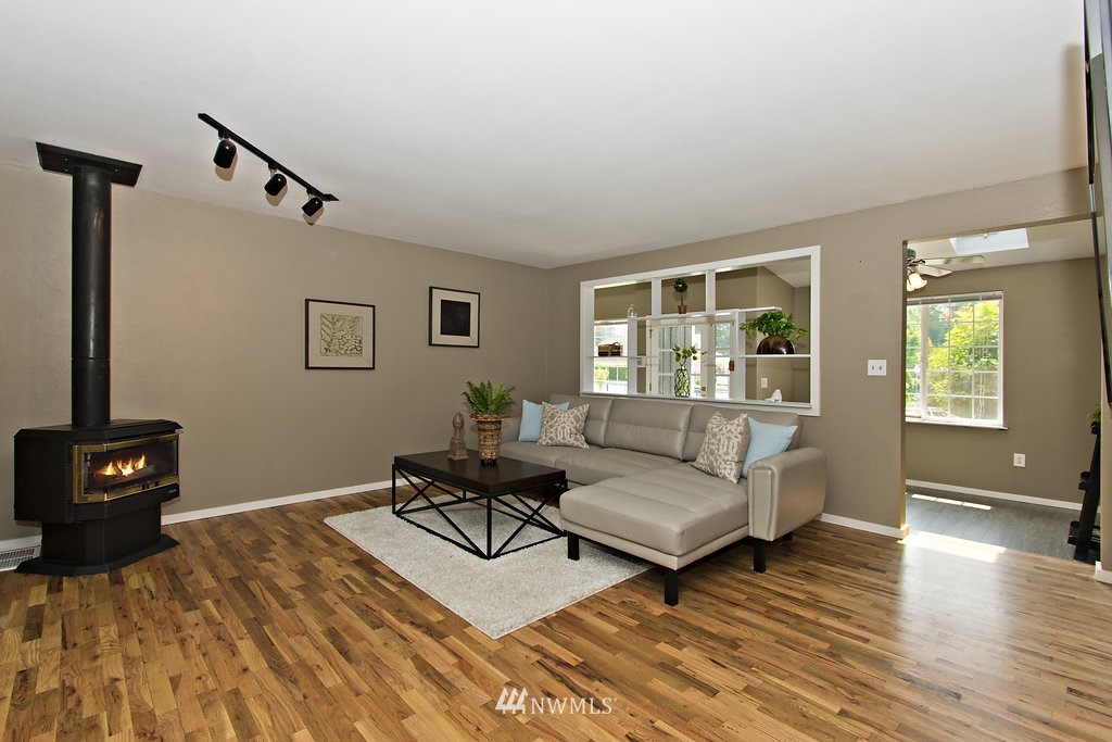 13912 Southeast 200th Street Renton, WA 98058 - Photo 4 of 24 Gallery Image 4