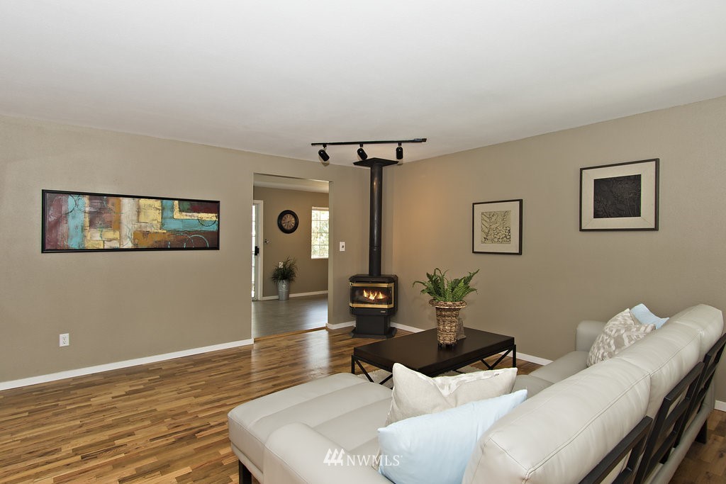 13912 Southeast 200th Street Renton, WA 98058 - Photo 5 of 24 Gallery Image 5