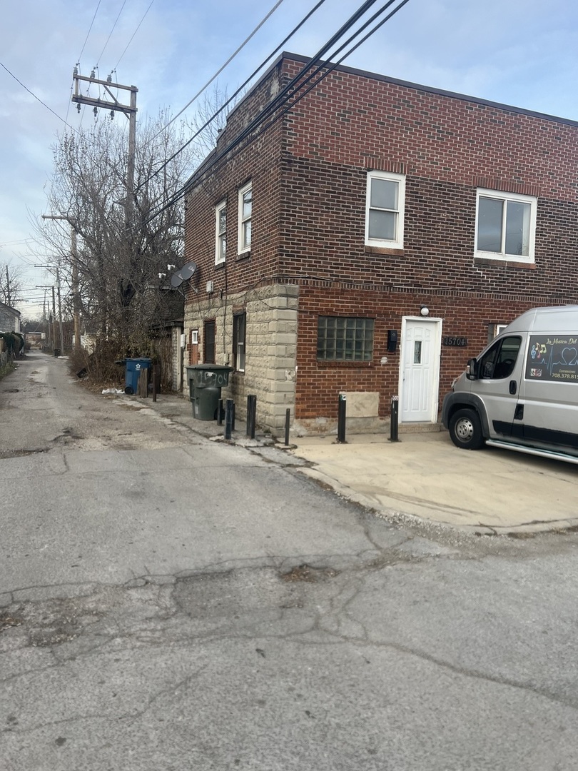 15704 Willard Avenue Harvey, IL 60426 - Photo 2 of 26 a building view
