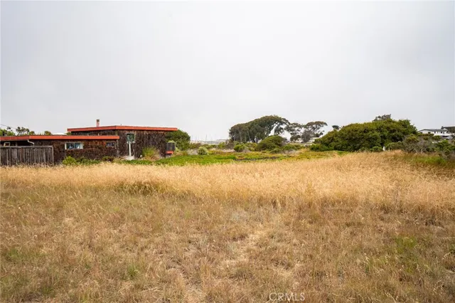 a view of a lake with houses