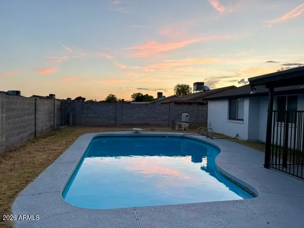 $2,295 | 5601 West Carol Avenue, Glendale, AZ 85302
