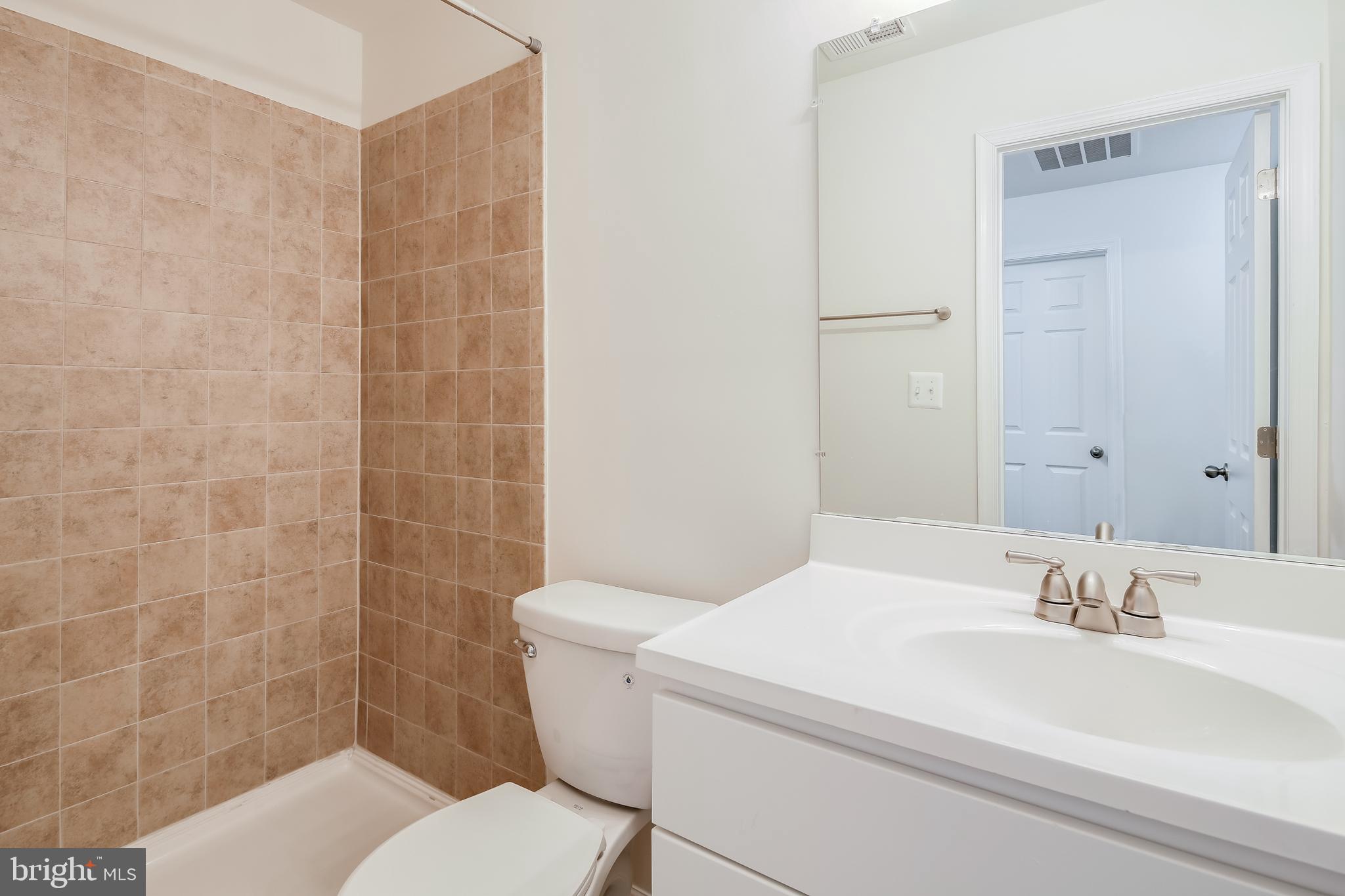309 Lyric Lane Silver Spring, MD 20901 - Photo 14 of 26 Full Guest Bathroom