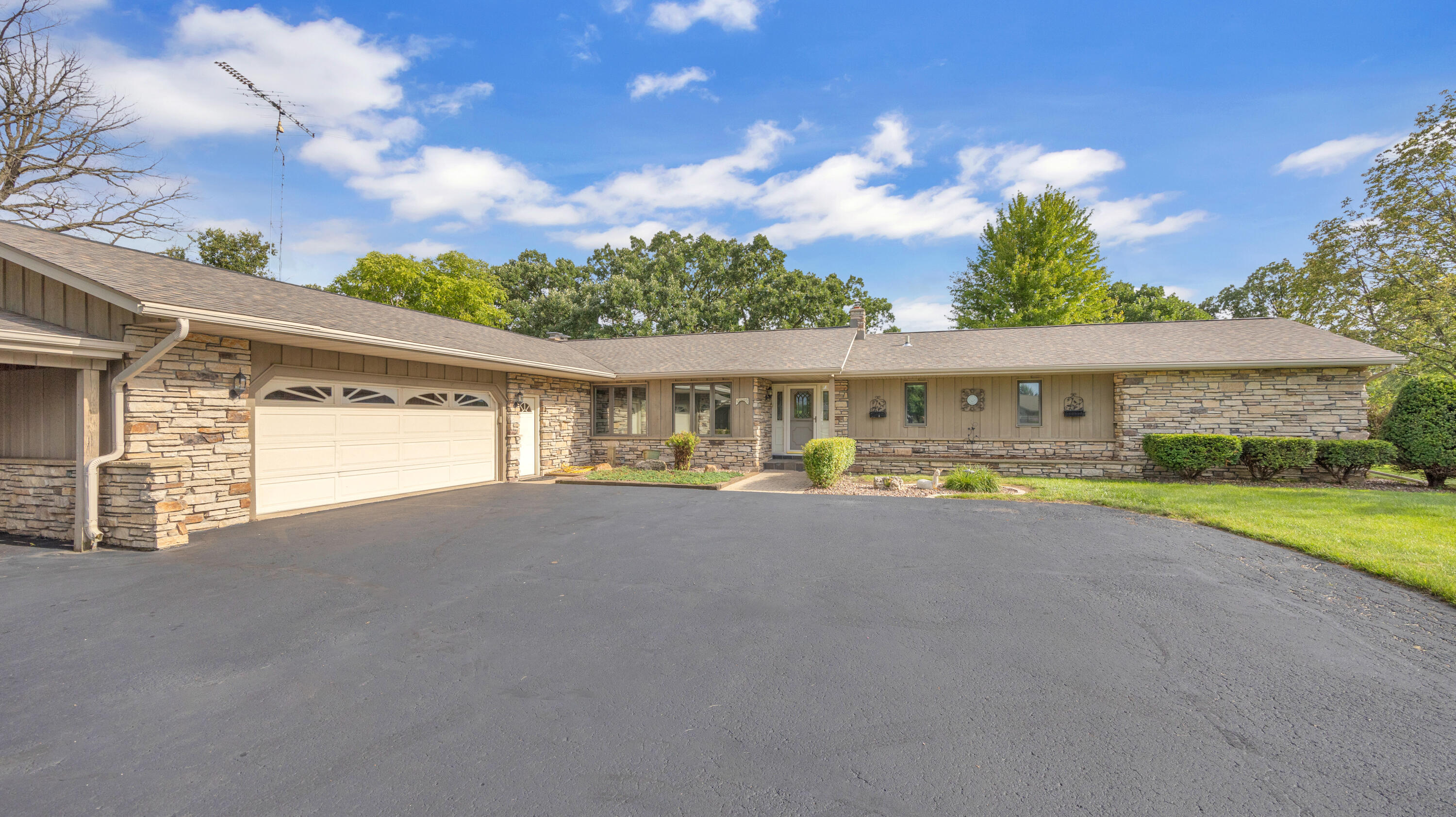 W4978 Valley Creek Road Fond du Lac, WI 54937 - Photo 2 of 60 Front 1