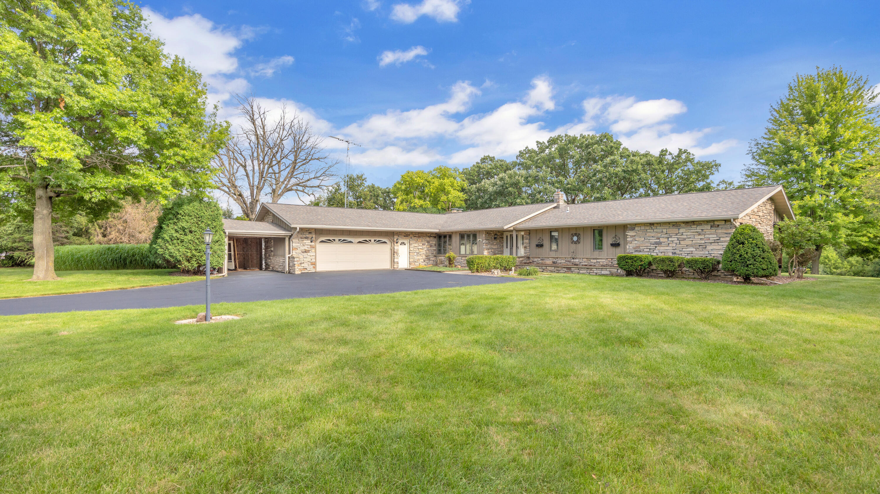 W4978 Valley Creek Road Fond du Lac, WI 54937 - Photo 52 of 60 Front 1-2