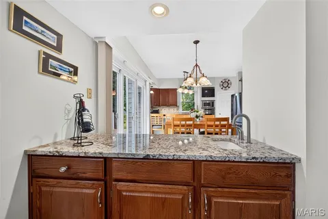 $586,500 | 16850 Westglen Farms Drive, Wildwood, MO 63011