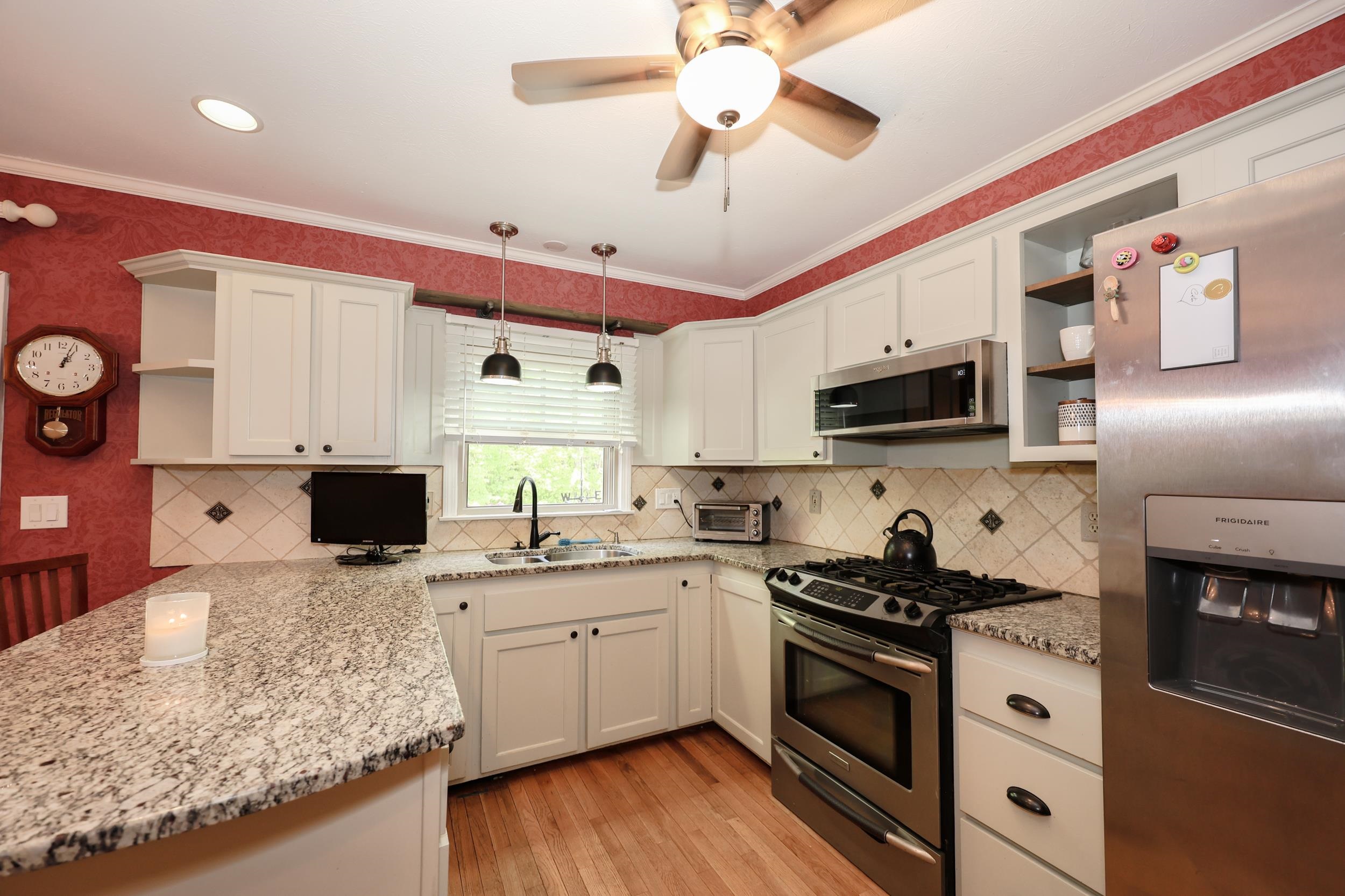 31 Stanstead Place Nashua, NH 03063 - Photo 8 of 42