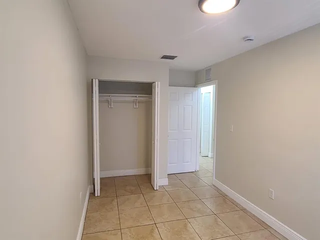 $2,750 | 1977 Northwest 5th Place, Unit 408, Miami, FL 33136