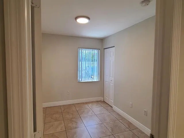 $2,750 | 1977 Northwest 5th Place, Unit 408, Miami, FL 33136