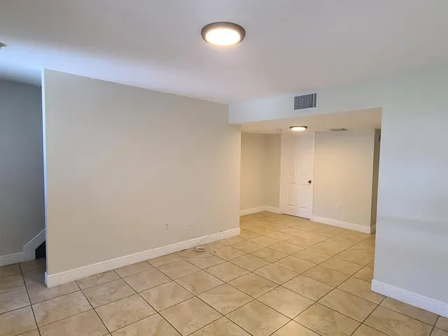 $2,750 | 1977 Northwest 5th Place, Unit 408, Miami, FL 33136