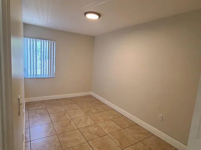 $2,750 | 1977 Northwest 5th Place, Unit 408, Miami, FL 33136