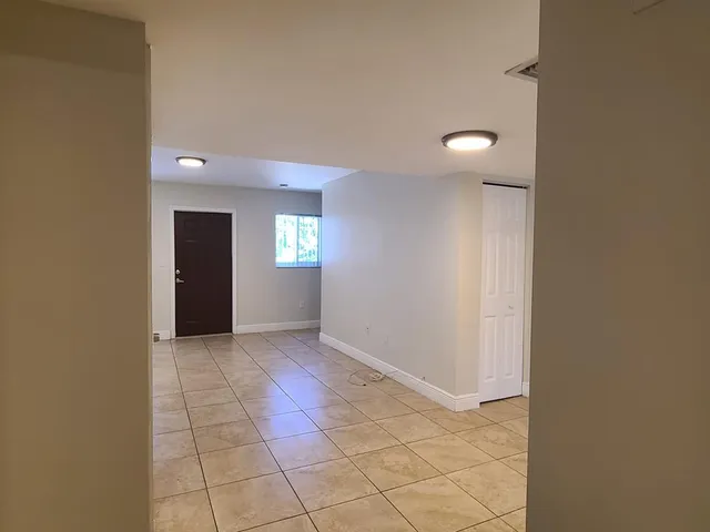 $2,750 | 1977 Northwest 5th Place, Unit 408, Miami, FL 33136