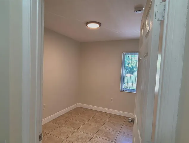 $2,750 | 1977 Northwest 5th Place, Unit 408, Miami, FL 33136