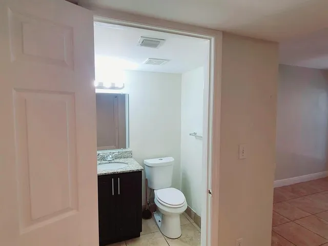 $2,750 | 1977 Northwest 5th Place, Unit 408, Miami, FL 33136