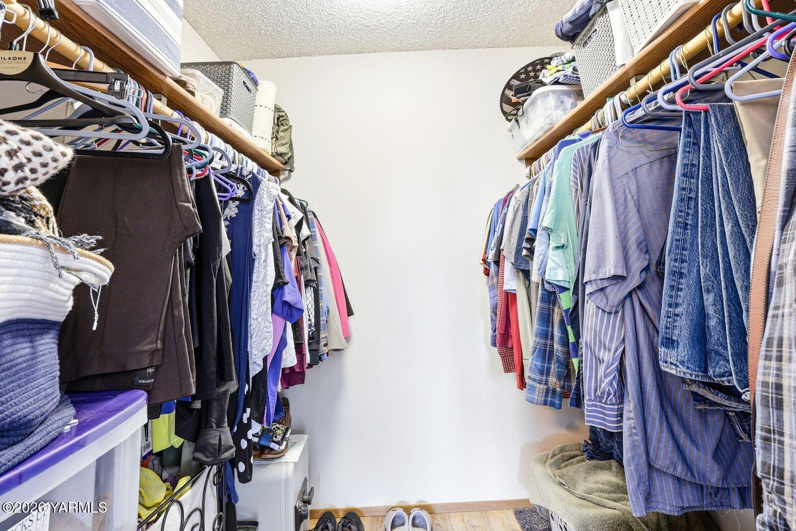 12309 Douglas Road Yakima, WA 98908 - Photo 20 of 58 20- Walk in Closet Primary Suite