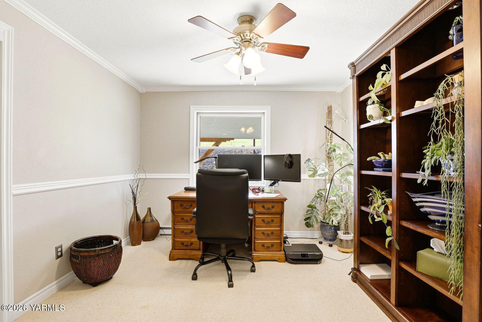 12309 Douglas Road Yakima, WA 98908 - Photo 23 of 58 23- Third Bedroom