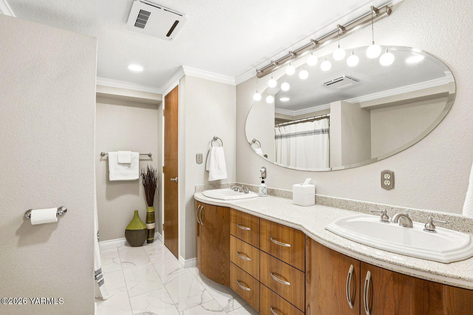 12309 Douglas Road Yakima, WA 98908 - Photo 29 of 58 29- Third Bathroom