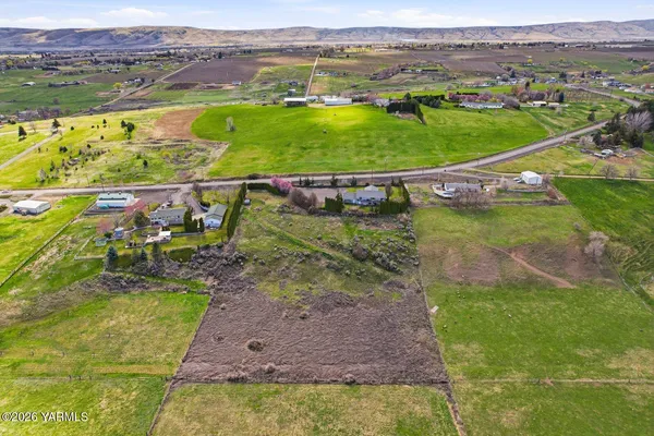 $707,000 | 12309 Douglas Road, Yakima, WA 98908