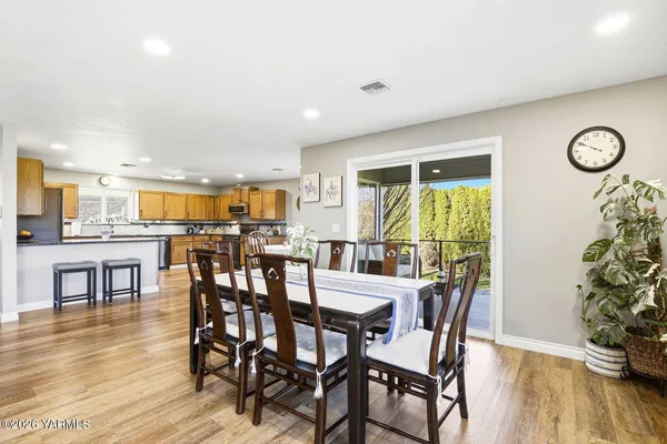 $707,000 | 12309 Douglas Road, Yakima, WA 98908