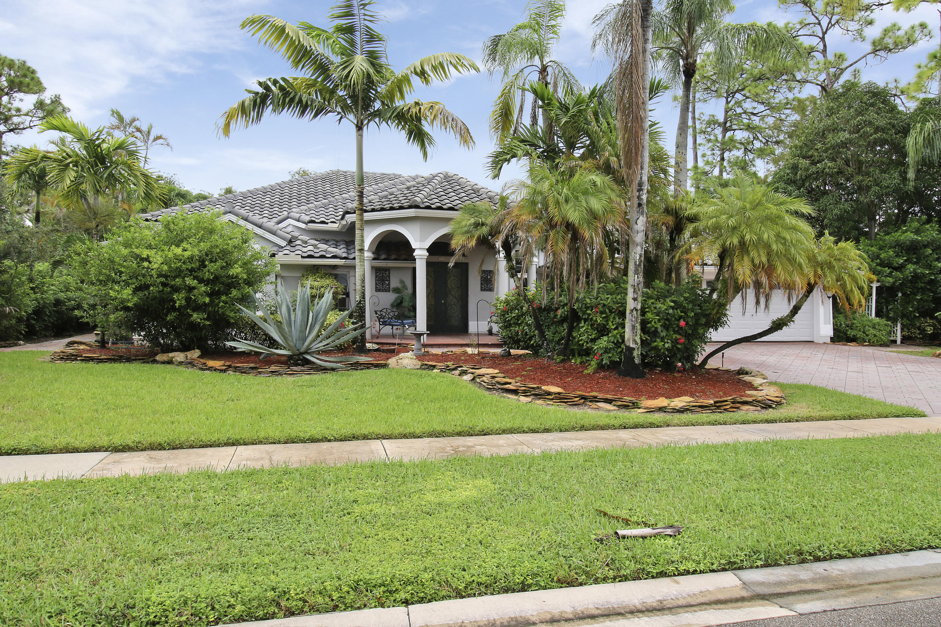 892 Cedar Cove Road Wellington, FL 33414 - Photo 3 of 55 House-52