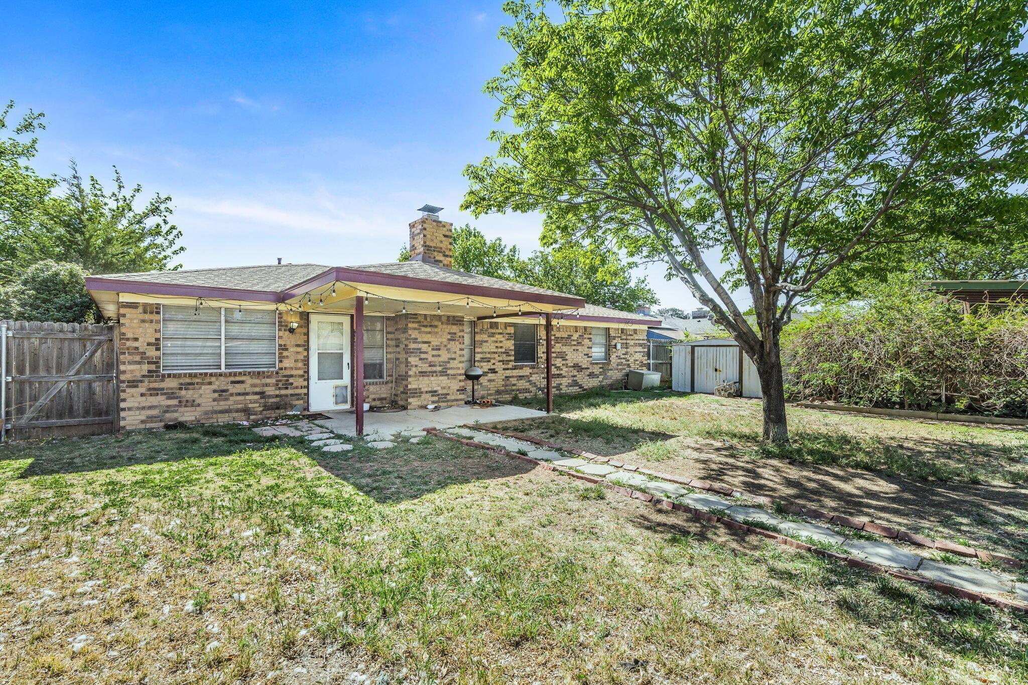 5212 Leigh Avenue Amarillo, TX 79110 - Photo 4 of 20 5212 Leigh Ave 04