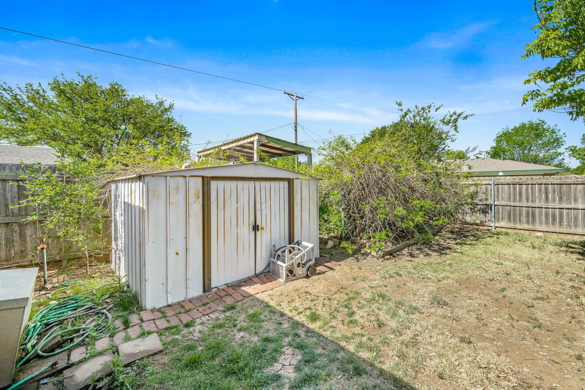 5212 Leigh Avenue Amarillo, TX 79110 - Photo 6 of 20 5212 Leigh Ave 05