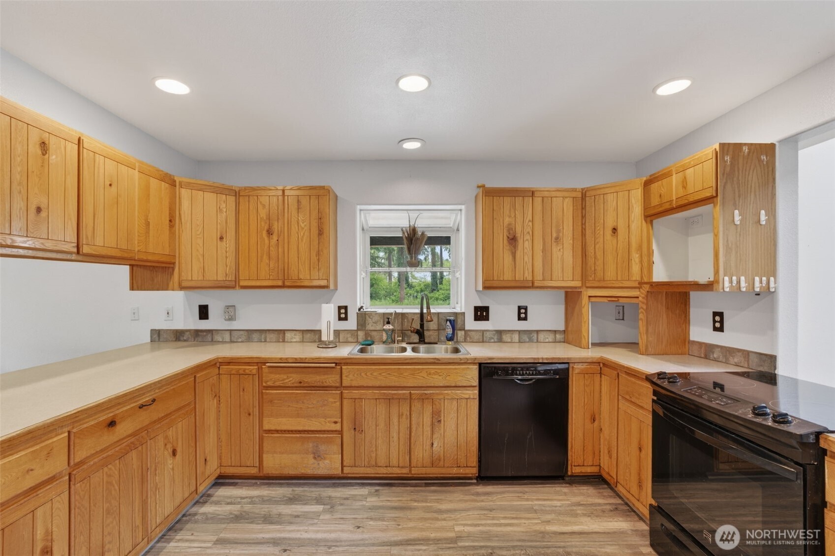 10320 James Road Southwest Rochester, WA 98579 - Photo 8 of 38