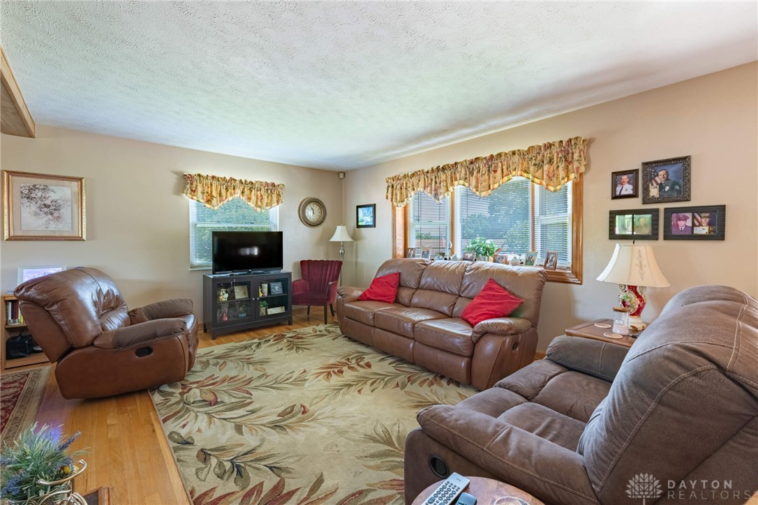 6313 Carnation Road Dayton, OH 45449 - Photo 6 of 42 Gallery Image 6
