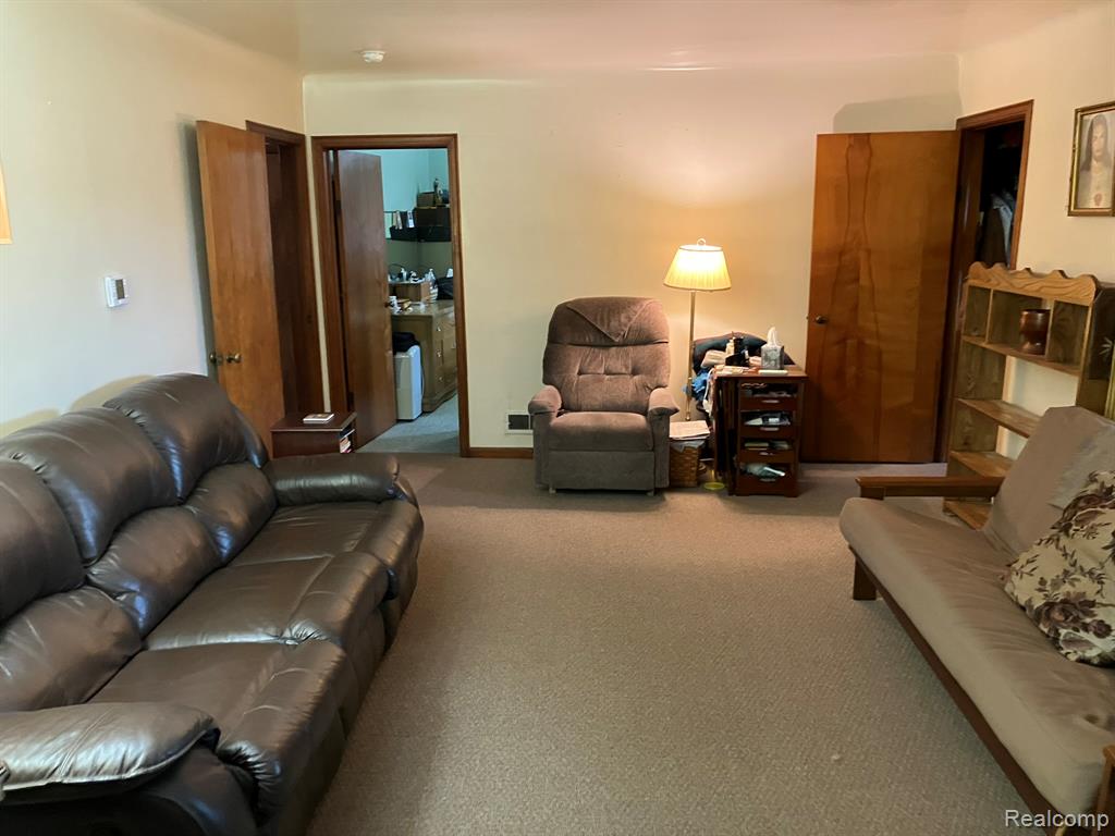 5893 Cribbins Road Avoca, MI 48006 - Photo 9 of 27