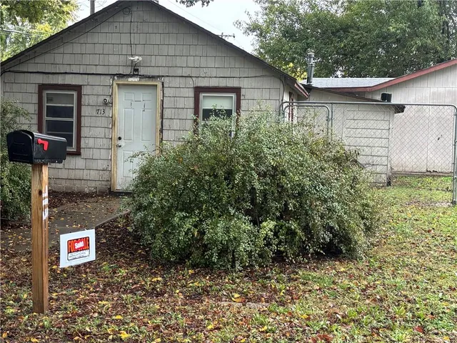 $34,000 | 713 East 11th Street, Junction City, KS 66441
